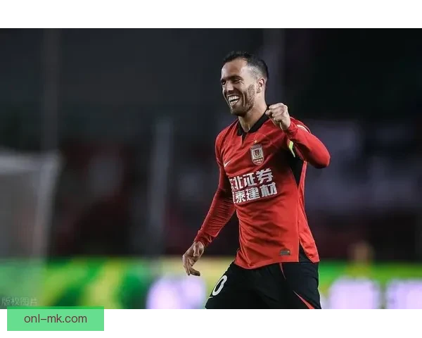 塞鸟正式加盟中国男足迎战世预赛引发球迷热议